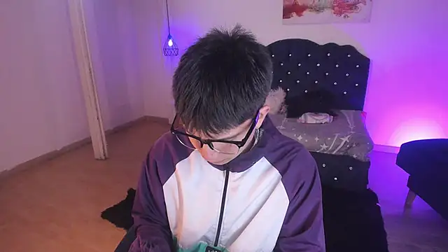 Snapshot of Golden-Boyy chatting on September 2025 03:06:02 AM Golden-Boyy online show from September 2025 03:06:02 AM