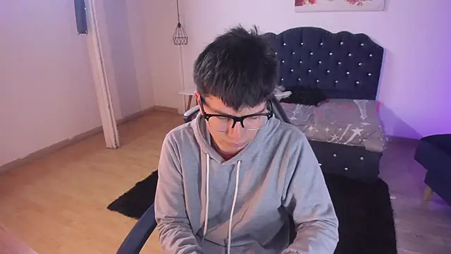 Snapshot of Golden-Boyy chatting on September 2025 03:19:02 AM Golden-Boyy online show from September 2025 03:19:02 AM