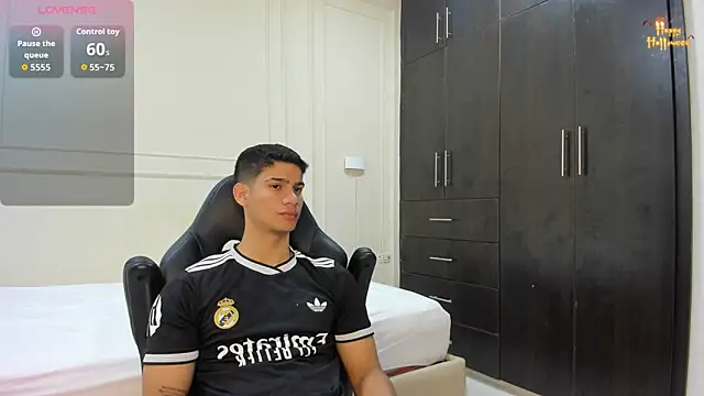 ANDRES STUD online show from April 2026 04:07:01 AM