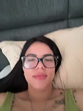 Snapshot of nadia_smith chatting on July 2026 06:04:01 PM nadia smith online show from July 2026 06:04:01 PM
