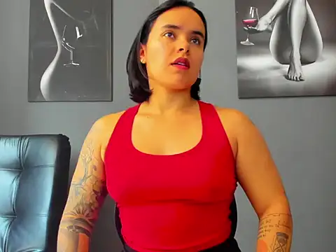 karlyjons12 online show from December 2025 04:14:01 PM