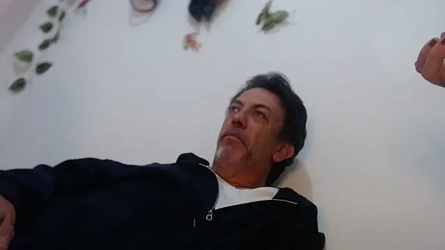 jeans and emma online show from March 2025 04:17:02 AM