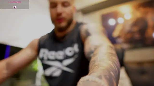 Snapshot of David_blake_ chatting on October 2025 02:54:01 AM David blake online show from October 2025 02:54:01 AM