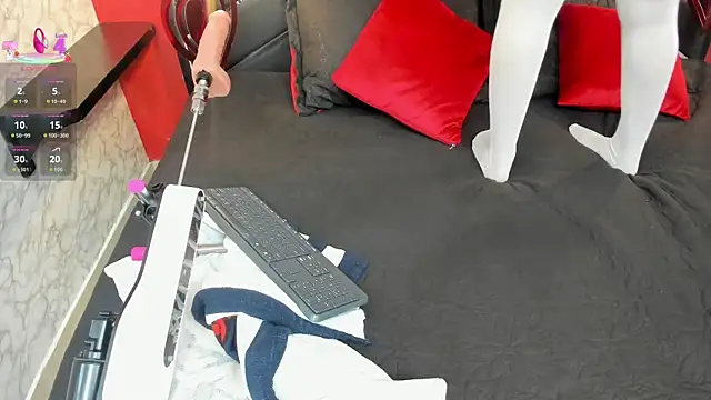 IVISBOUNCYASS online show from September 2025 02:18:02 PM