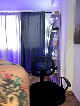 Madissonlove 1 online show from October 2025 12:35:01 PM