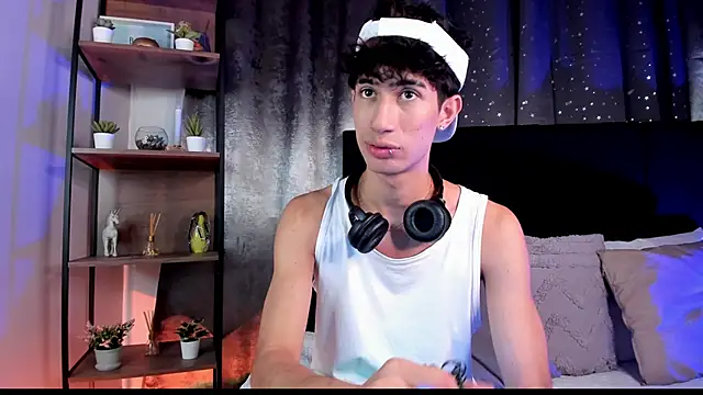 NovaaWheler online show from November 2025 09:17:01 PM