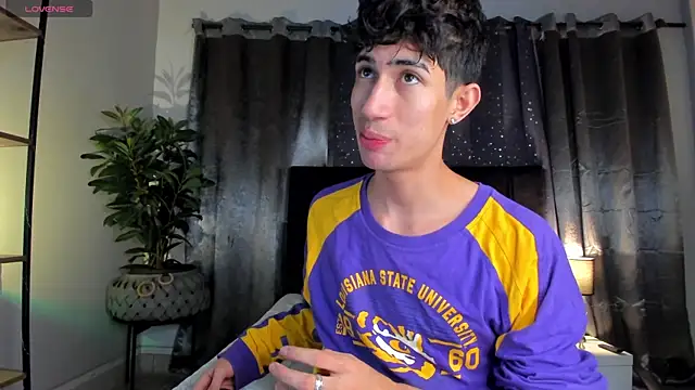 NovaaWheler online show from April 2026 07:22:02 AM