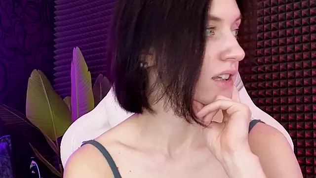 roxy riot  online show from March 2025 07:32:01 AM