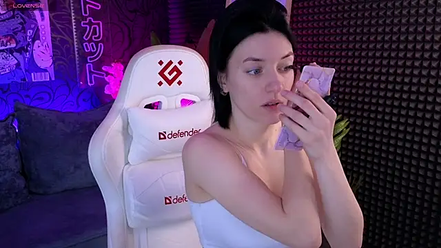 roxy riot  online show from October 2025 01:25:01 AM