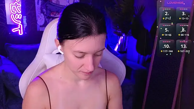 roxy riot  online show from April 2026 01:38:01 AM