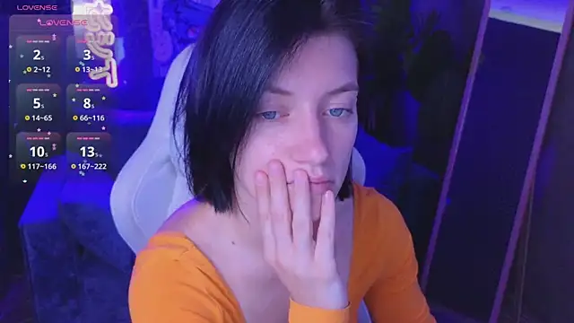 roxy riot  online show from April 2026 01:36:01 AM