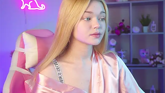 AdeleCartier online show from March 2025 12:58:02 AM