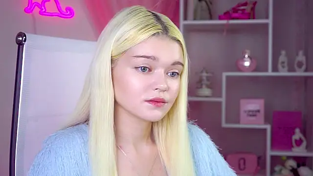 AdeleCartier online show from April 2026 02:03:02 AM