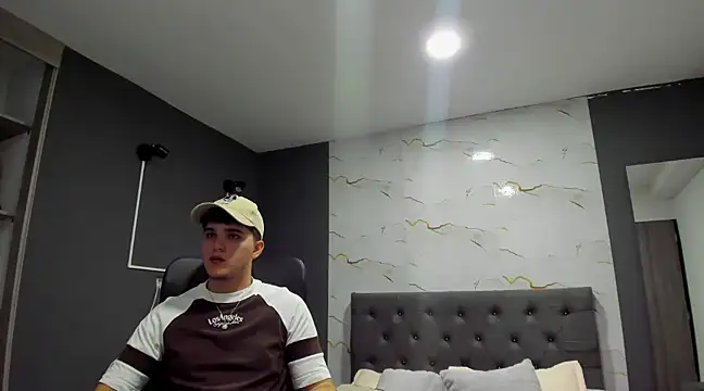 Snapshot of ErosGeorgiou chatting on February 2025 11:34:02 AM ErosGeorgiou online show from February 2025 11:34:02 AM