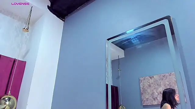 lolyyuno online show from February 2025 12:16:01 PM