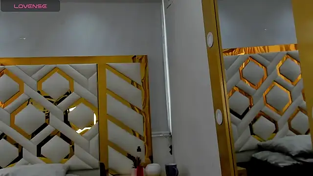 lolyyuno online show from March 2025 12:11:01 PM