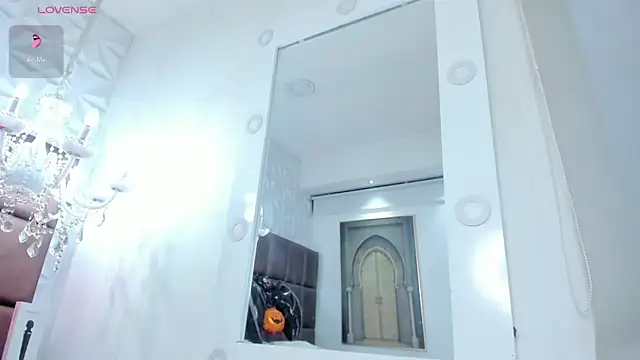 lolyyuno online show from October 2025 02:31:02 AM