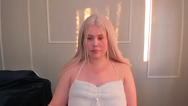  leana  online show from November 2025 01:02:02 PM