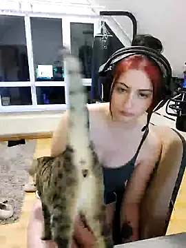 Snapshot of Gamergirl-Linela chatting on February 2025 06:26:02 PM Gamergirl-Linela online show from February 2025 06:26:02 PM