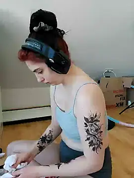 Snapshot of Gamergirl-Linela chatting on February 2025 09:32:02 AM Gamergirl-Linela online show from February 2025 09:32:02 AM