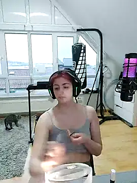Snapshot of Gamergirl-Linela chatting on March 2025 05:13:01 PM Gamergirl-Linela online show from March 2025 05:13:01 PM