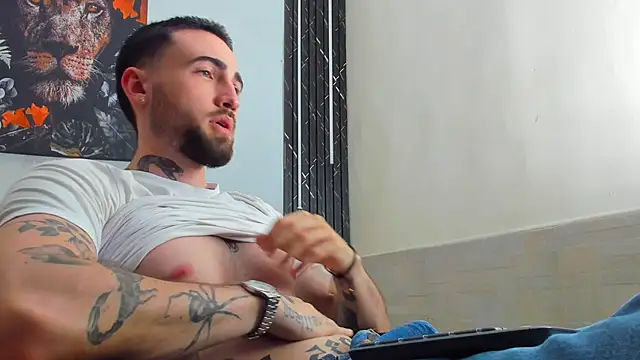 Luke davis01 online show from March 2025 05:07:02 PM