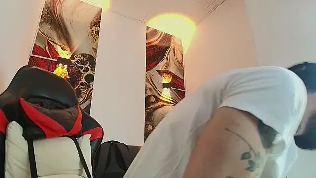 Luke davis01 online show from October 2025 01:11:01 PM