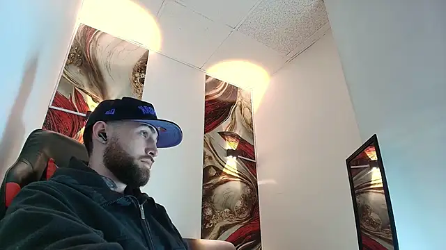 Luke davis01 online show from January 2026 01:05:02 PM