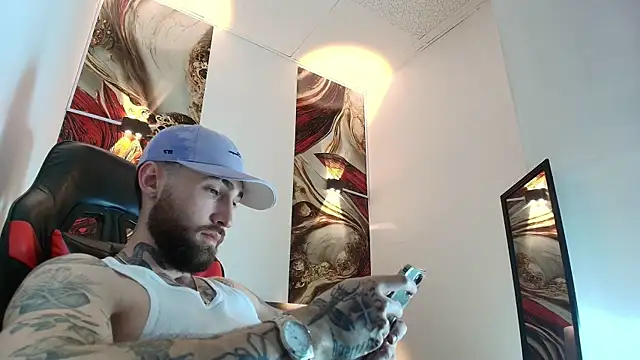 Luke davis01 online show from January 2026 01:04:01 PM