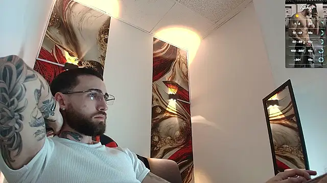 Snapshot of Luke_davis01 chatting on February 2026 01:04:02 PM Luke davis01 online show from February 2026 01:04:02 PM