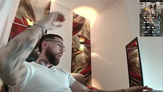 Snapshot of Luke_davis01 chatting on February 2026 01:08:02 PM Luke davis01 online show from February 2026 01:08:02 PM