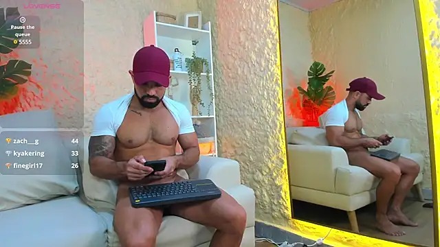 Maofenix online show from February 2025 07:56:01 AM