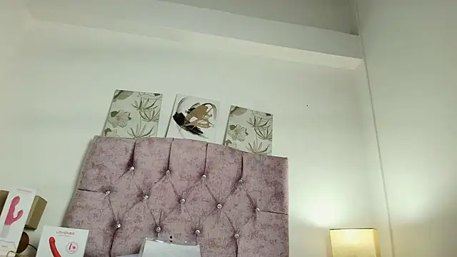 Skye Moore online show from October 2025 12:03:02 PM