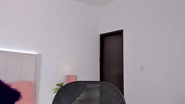 Mirandaa Rogers online show from December 2025 02:44:02 PM