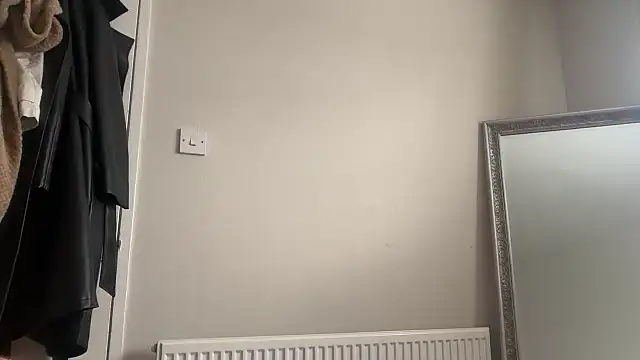 skyejde online show from October 2025 02:42:02 PM