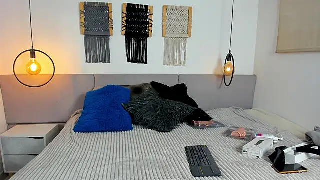 Adisson kyler online show from September 2025 07:03:01 PM