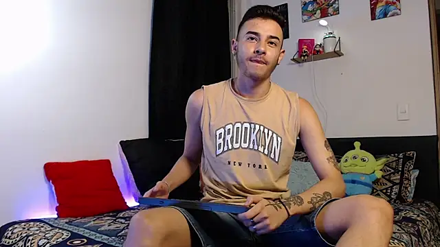 kyle clint07 online show from November 2025 11:14:02 PM