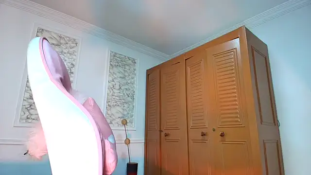 Danella houston online show from October 2025 07:01:02 PM