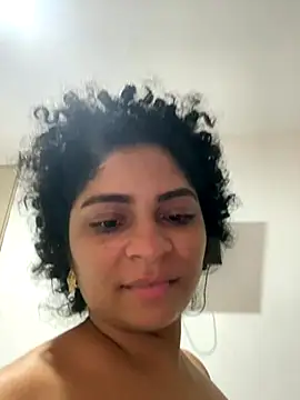 Snapshot of Tana_latin chatting on October 2025 04:10:01 AM Tana latin online show from October 2025 04:10:01 AM