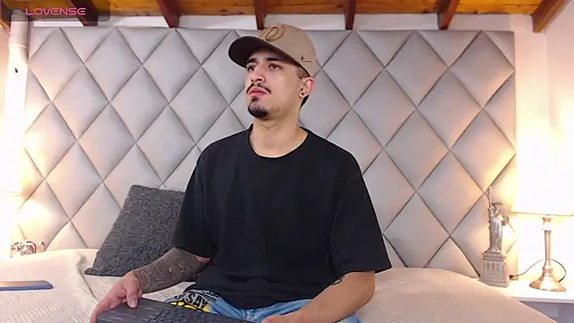 Sebastian Berne online show from March 2025 12:48:01 PM