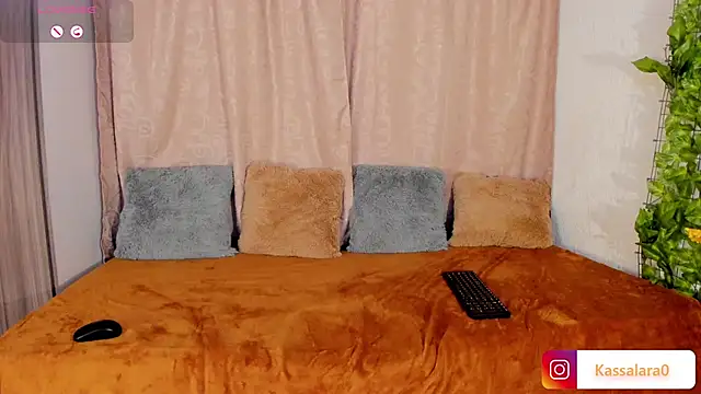 kassandra Lara online show from September 2025 01:22:01 PM