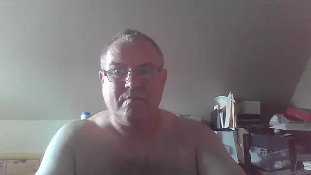mkestr69 online show from September 2025 03:56:02 PM