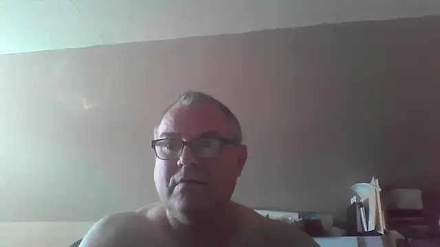 mkestr69 online show from September 2025 02:50:01 PM