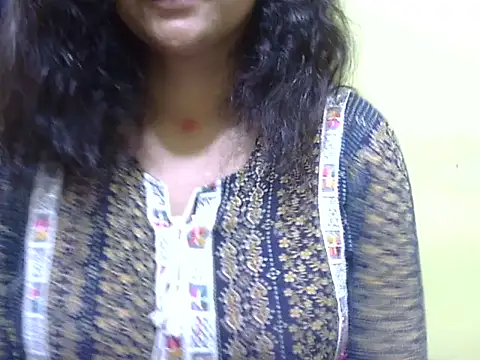 Snapshot of Your_cutiepie_ chatting on October 2025 06:30:01 PM Your cutiepie online show from October 2025 06:30:01 PM