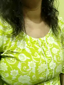 Your cutiepie  online show from November 2025 06:20:01 PM