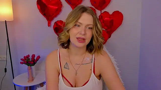 Angela Wallace online show from February 2025 08:29:02 AM