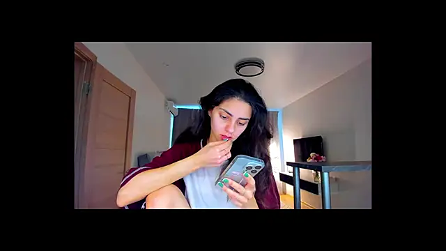 Snapshot of EmiliaZen chatting on October 2025 01:23:01 PM EmiliaZen online show from October 2025 01:23:01 PM