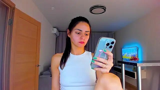 Snapshot of EmiliaZen chatting on October 2025 05:24:02 PM EmiliaZen online show from October 2025 05:24:02 PM