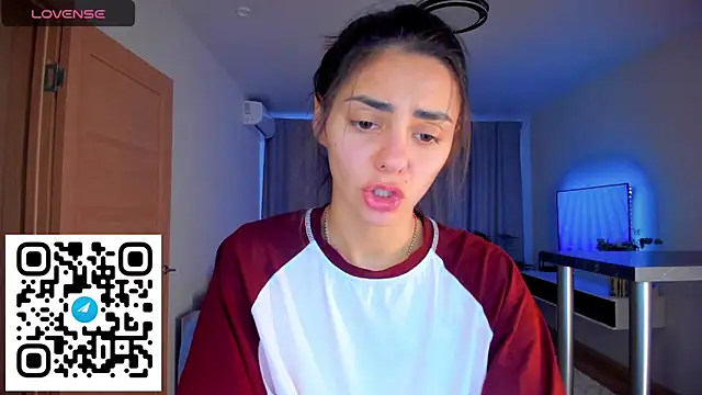 Snapshot of EmiliaZen chatting on November 2025 01:23:01 PM EmiliaZen online show from November 2025 01:23:01 PM