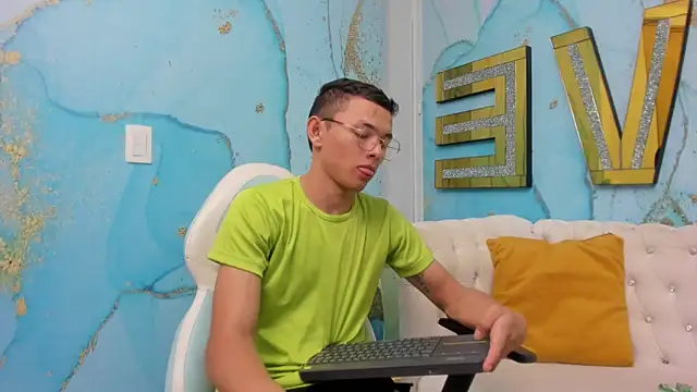 Andy dior18 online show from February 2025 01:00:02 AM